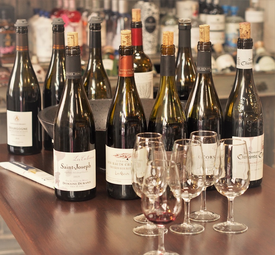 Table de dégustation Dégustation de vins conviviale