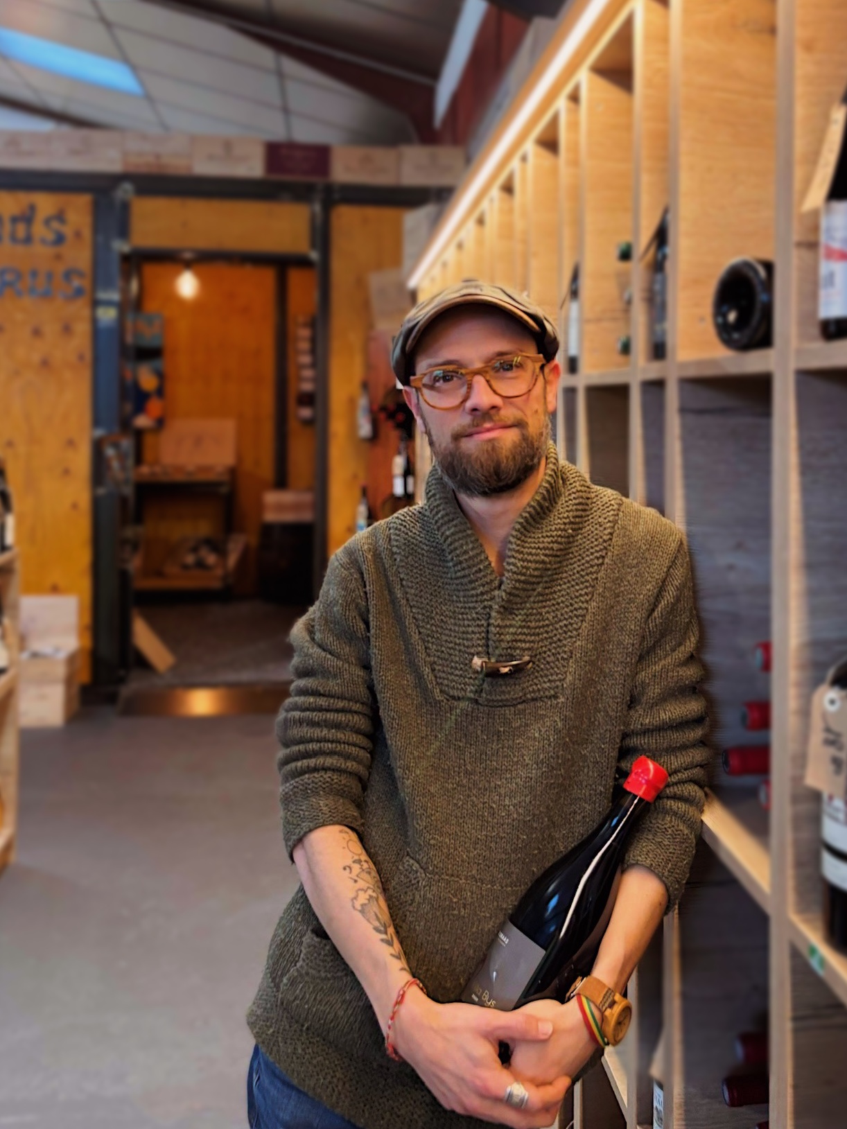 caviste anglet membre de l'équipe de la palette des vins anglet